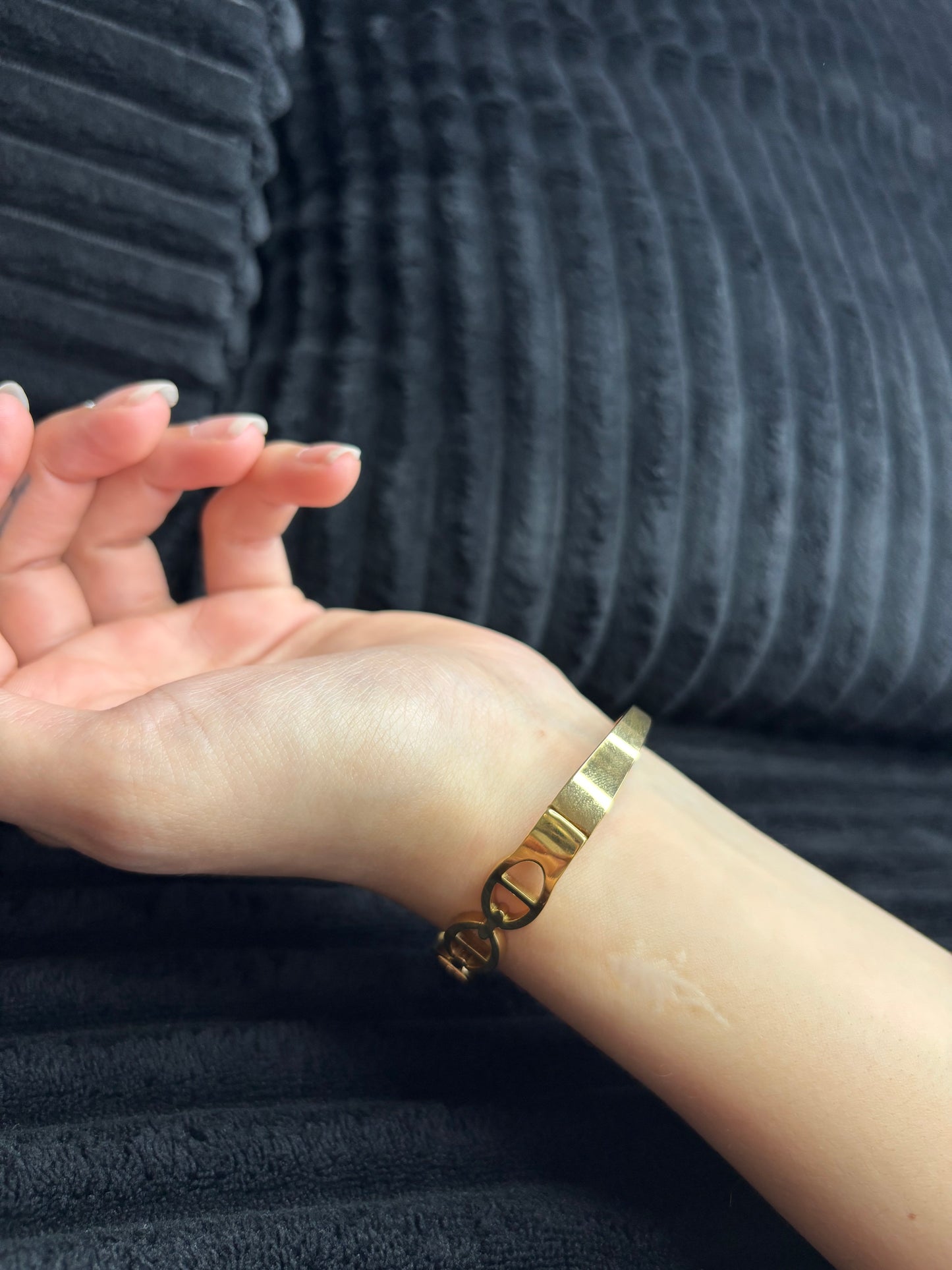 Bracelet jonc doré à maillons ovales