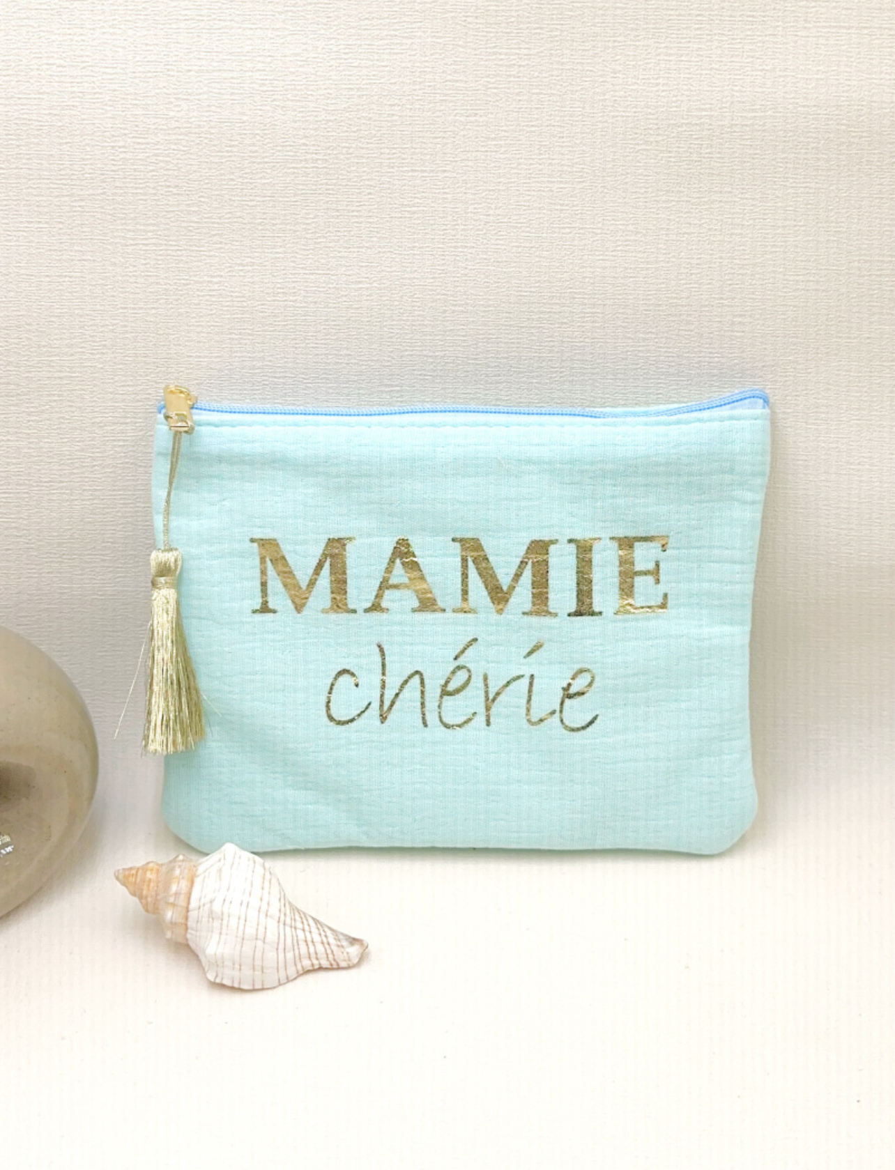 Pochette “Mamie Chérie” – Bleu Pastel